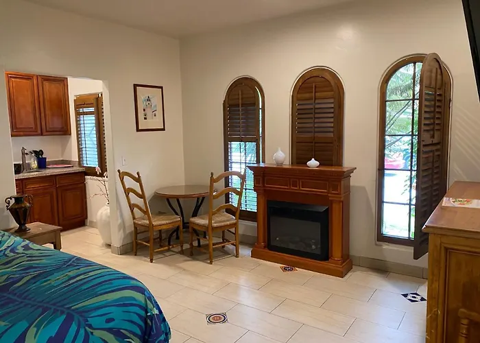 Villa Rosa Inn