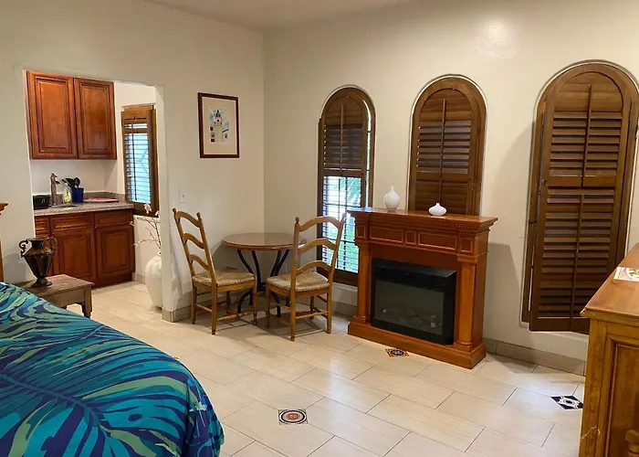 Villa Rosa Inn